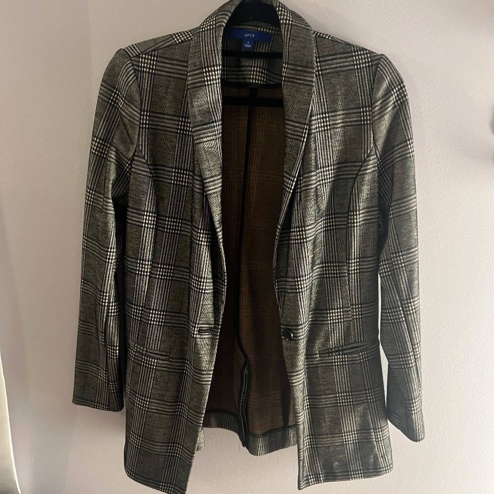 Apt. 9 Blazer in size small